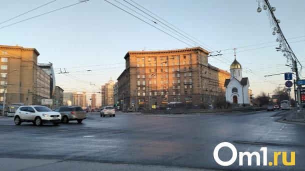 Новосибирск космический: муралы Кондратюка и Кикиной изменили облик города