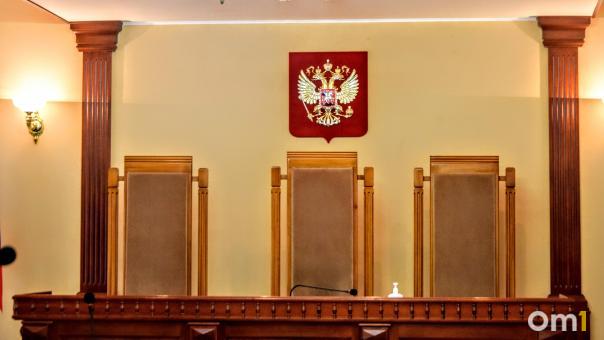 Жительницу Тары лишили сигарет и алкоголя на 400 тысяч рублей