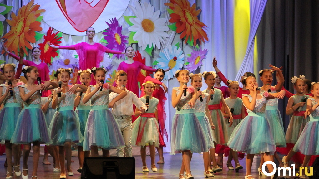 Для самых нежных и любимых: концерт в честь Дня матери прошёл в Новосибирске