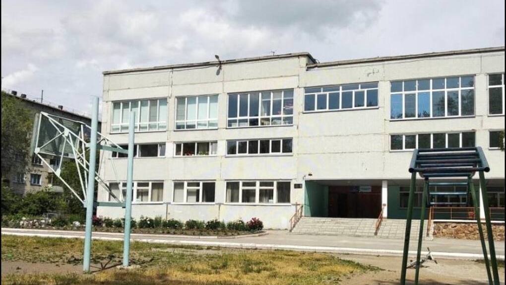 10 школа новосибирск. Школа 145 НСК внутри.