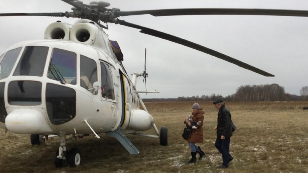 Обожженного мальчика привезли в Омск на вертолёте