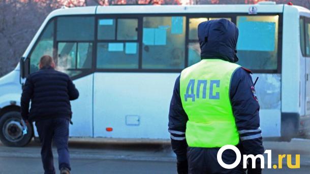 На трассе Омск — Муромцево случилась массовая авария с пассажирским автобусом: есть жертва