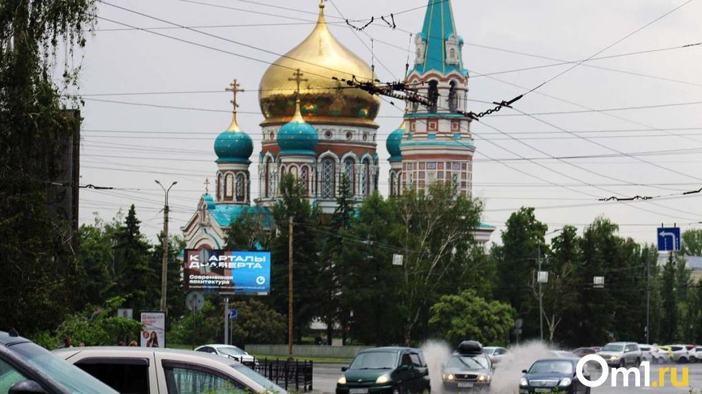 Крупный град, гроза и ливень: на Омск снова обрушится шторм