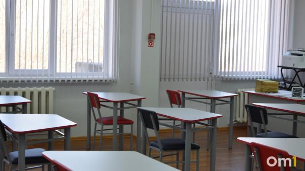В Омске продолжают закрывать школы из-за заболеваний пневмонией