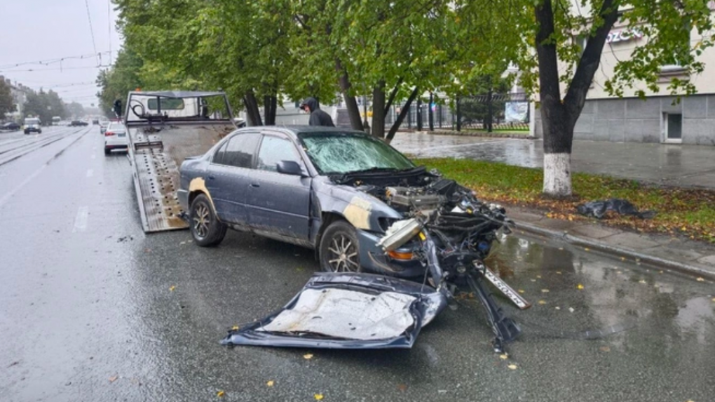 23-летняя жительница Новосибирска погибла при столкновении двух иномарок