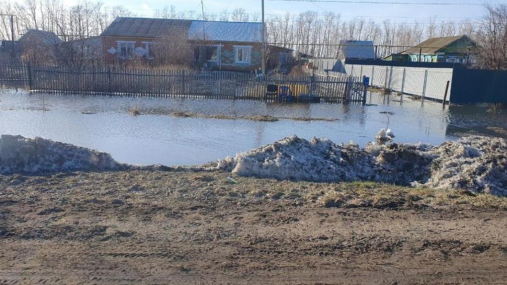 Ручей воды из леса затопил Первомайский и Советский районы Новосибирска