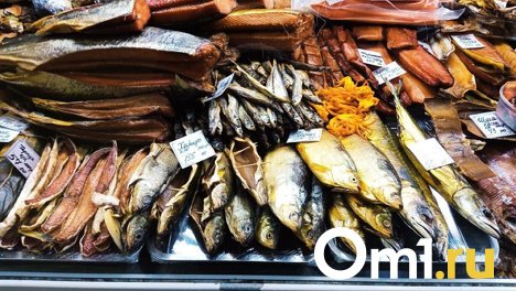 На Шлюзе новосибирец кинул в женщину сушёную рыбу с пивом. ВИДЕО