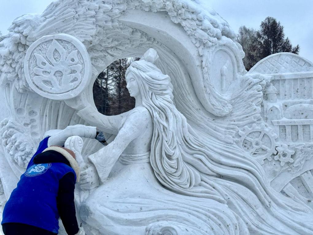 Новосибирцы завоевали призы на конкурсе снежных скульптур