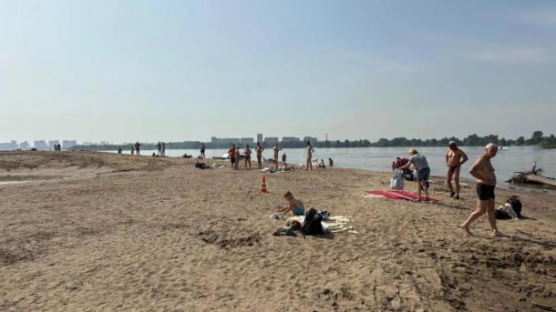 Пьяный водитель на Toyota Prado сбил женщину на пляже Новосибирска