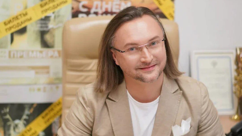 Главный режиссёр НОВАТа Вячеслав Стародубцев получил звание заслуженного деятеля искусств