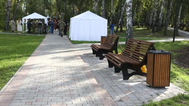 Обновлённый сквер Героев Донбасса открыли в Новосибирске