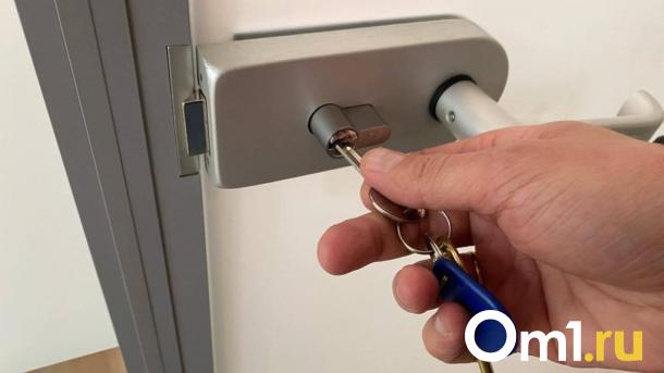 Омичам рассказали, кто может войти в дом без разрешения