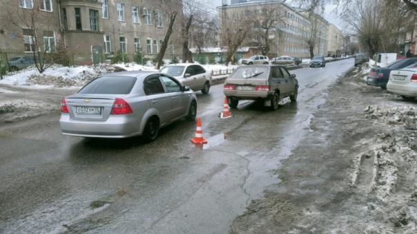 В центре Омска на пешеходном переходе сбили девочку