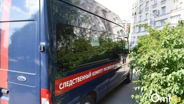 Следователи начали проверку после падения рабочего в 8-метровый котлован