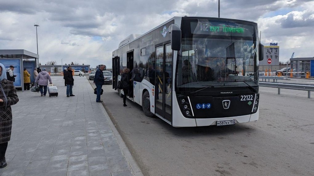 По распоряжению губернатора Андрея Травникова начал работать новый автобусный маршрут в Толмачёво