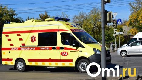 Диагностировали травмы головы: в Омске мужчина жестоко избил свою знакомую