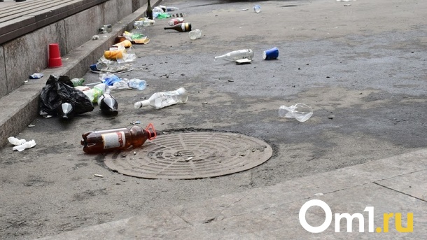 Мэр Омска Шелест рассказал, как собирает бутылки возле дома