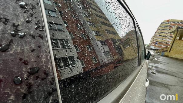 Вместо обещанного снегопада Омск накрыло ливнем