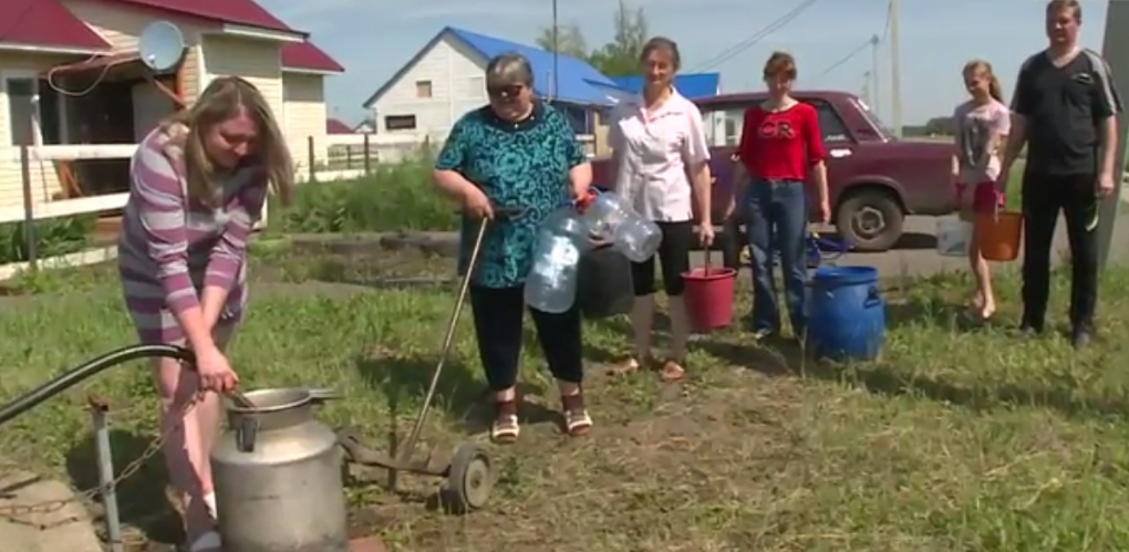 Жители села под Омском пожаловались Путину на проблемы с водопроводом и канализацией