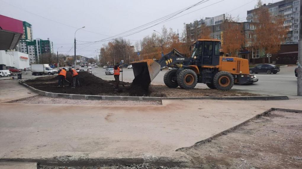 В Новосибирске под контролем минЖКХ провели благоустройство территории после ремонта тепловых сетей
