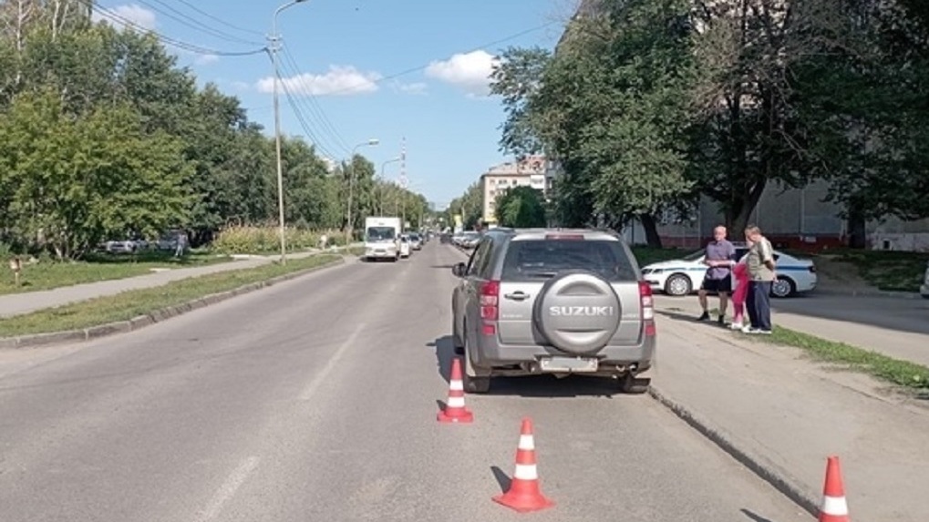«От удара отлетел под другую машину»: 6-летний мальчик попал под колёса иномарки в Новосибирске
