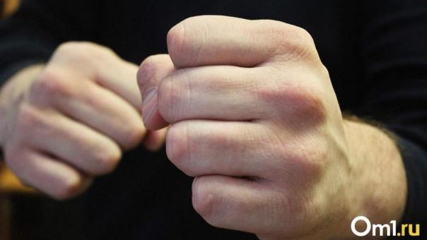 Омич избил сожительницу до разрыва тонкой кишки