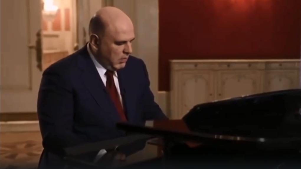 Премьер-министр Мишустин сыграл на рояле романс из рок-оперы «Юнона и Авось» Рыбникова