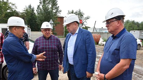 После проверки мэра Омска Сергея Шелеста дом на 6-й Станционной будут достраивать с субподрядчиком