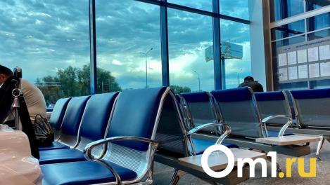 В Омске авиакомпанию наказали за задержку рейса с вахтовиками