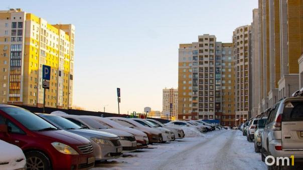 В ЖК «Новый Амур» загорелись машины на стоянке