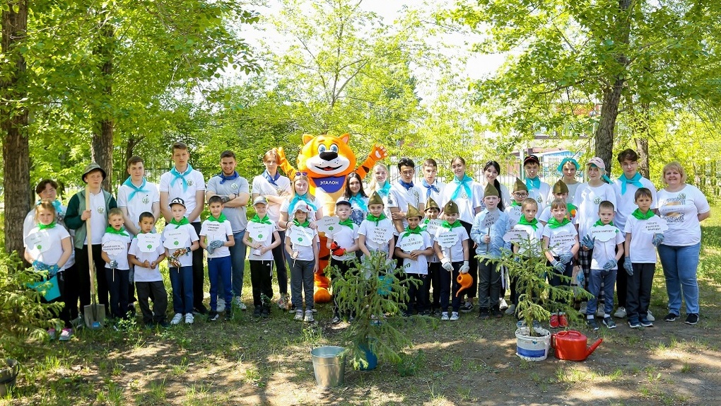 Группа «Эталон» поддержала акцию «Посади дерево — сохрани планете жизнь»