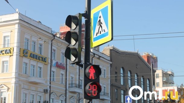 В Омске ставят светофоры, способные подстраиваться под дорожный трафик