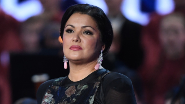 Оперная певица Анна Нетребко намерена вернуться в Россию после скандала в НОВАТе