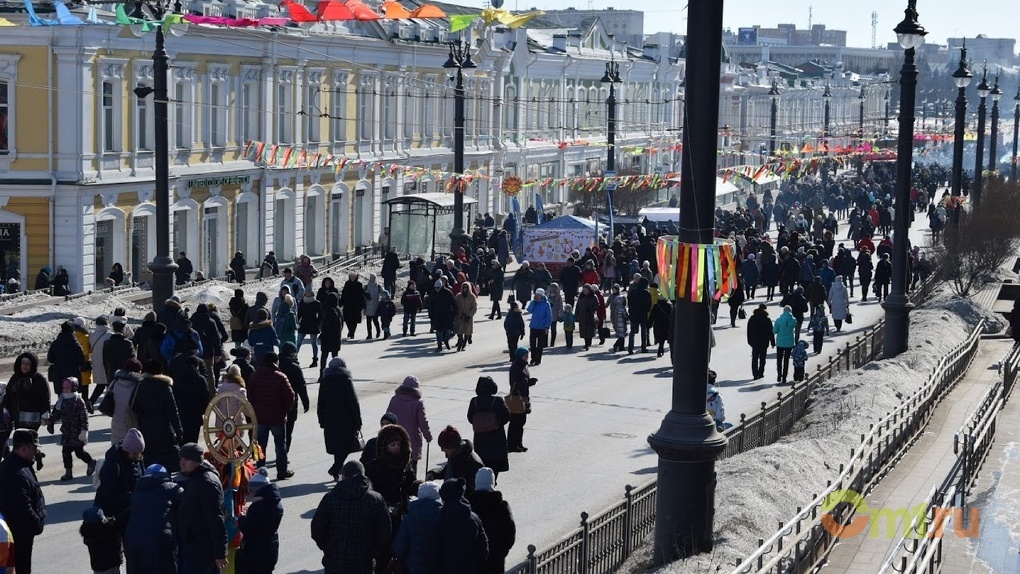 Омск население. Люди в городе Омске. Омичи покидают Омск. Сколько людей в Омске.