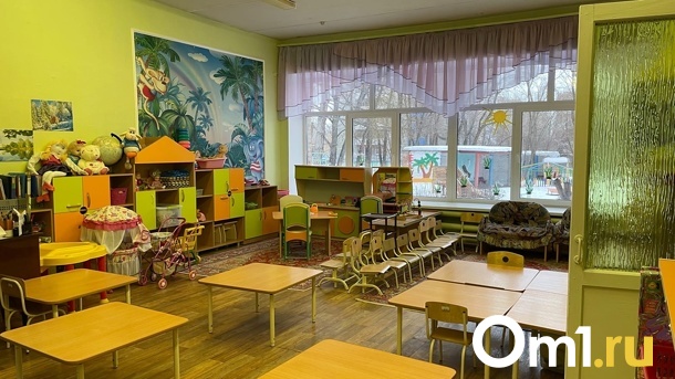 «Боимся, что крыша рухнет»: омичи пожаловались на ужасающее состояние детского сада №214