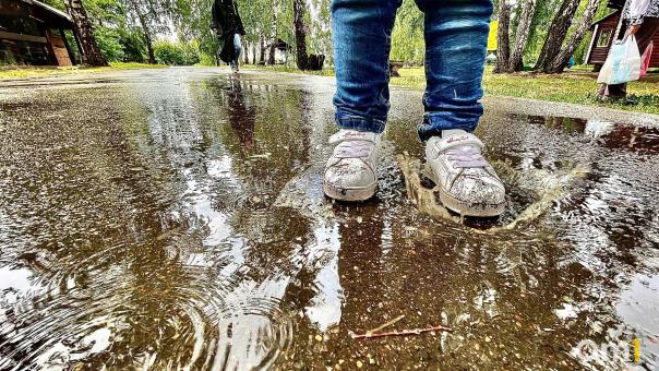 Уходим под воду? В Омской области из-за продолжительных дождей затапливает дома