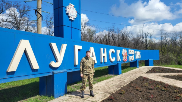 Депутат Госдумы из Новосибирска Аксёненко отвёз гуманитарную помощь в ЛНР