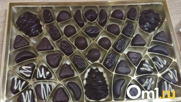 Роспотребнадзор напомнил новосибирцам, как выбирать конфеты к 8 Марта