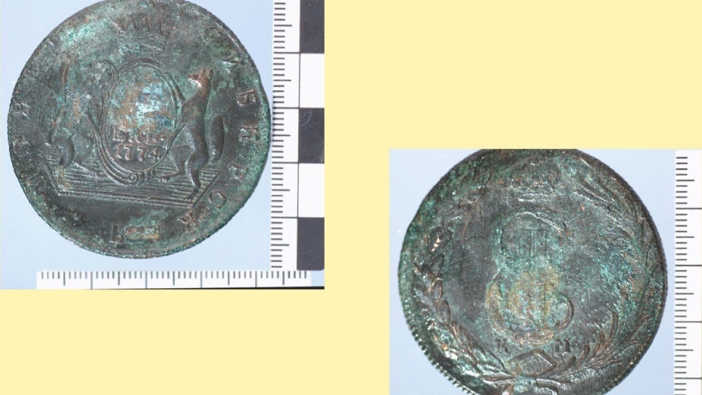 В Омске нашли старинные монеты времён Екатерины II, которые покажут жителям