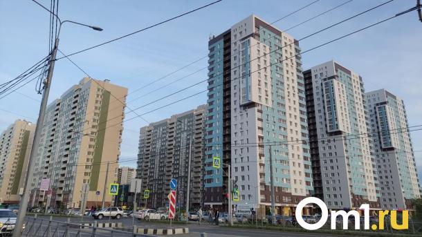 В омских новостройках покупают по 165 квартир в месяц