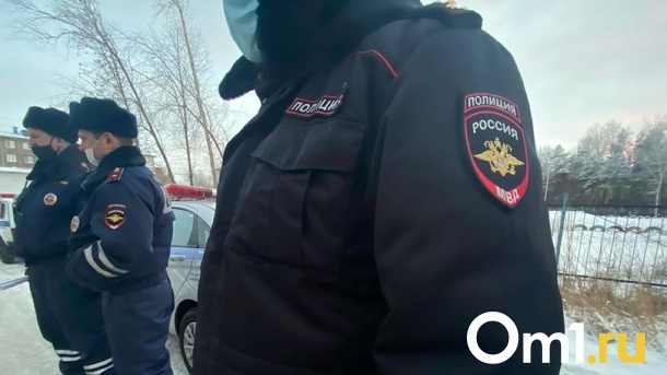 Незнакомец ударил ножом мужчину возле бара в центре Новосибирска