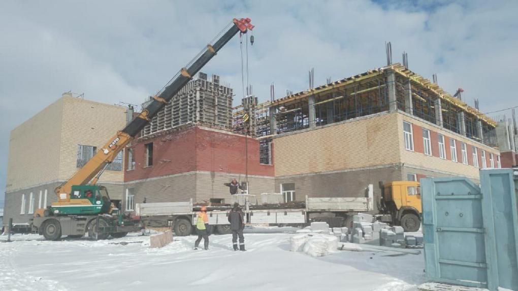 За срыв строительства школы новосибирские бизнесмены задержаны в Омской области