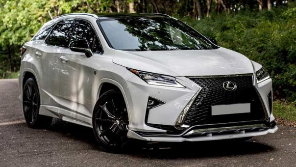 Состоятельные омичи стали в 3 раза чаще покупать автомобиль Lexus RX