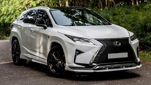 Состоятельные омичи стали в 3 раза чаще покупать автомобиль Lexus RX