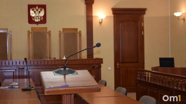 В Омской области мужчина получил срок за кражу и попытку подкупа полицейского