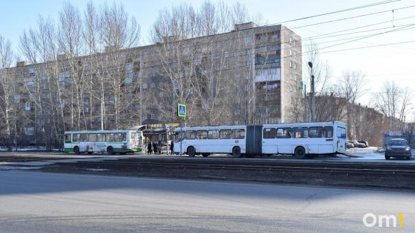 Мэрия хочет вернуть в Омск «автобусы-гармошки»