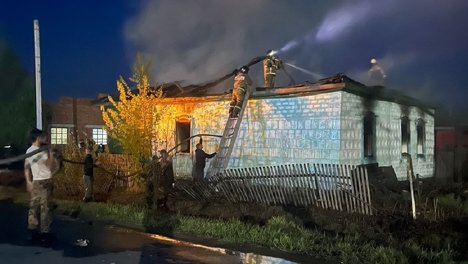 В Омской области задохнулись в собственном доме молодая мать и 7-летняя дочь