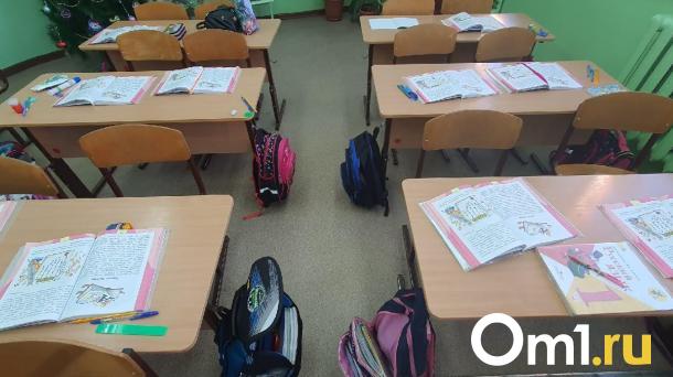 Иван Кротт рассказал, как омичам получить бесплатные школьные рюкзаки