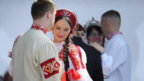 Более 170 пар: омичи примут участие в массовом бракосочетании в Москве