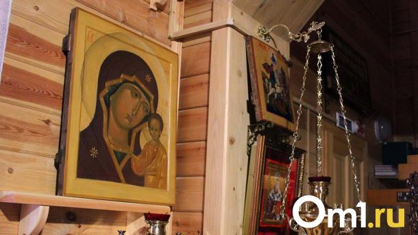 Иконы из разрушенных храмов Луганска спасают новосибирские реставраторы